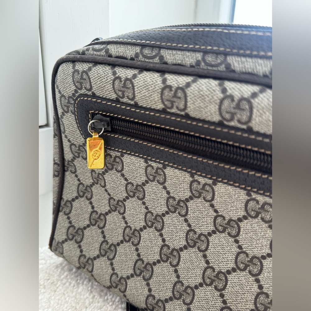 GUCCI Vintage Crossbody